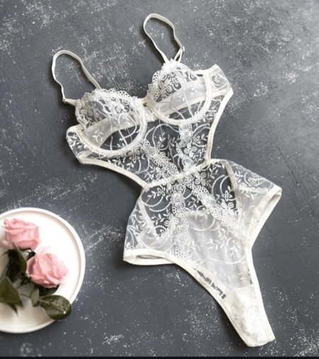 بودي سوت 🦢 swan الأبيض